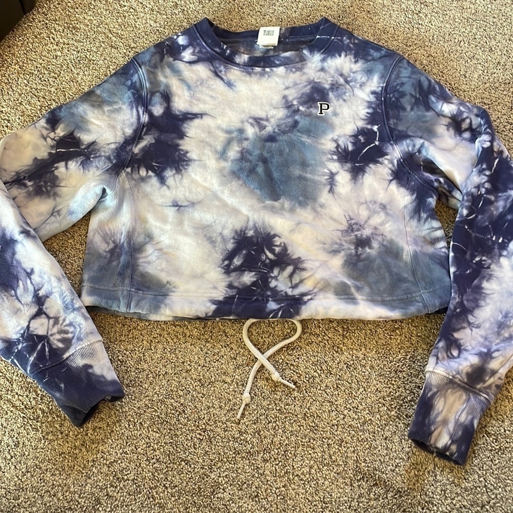Victoria’s Secret Pink blue tie dye crop sweat shirt XS